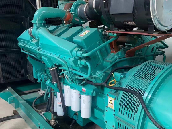 香坊更换100kW柴油发电机组机油时，需要注意哪些事项？